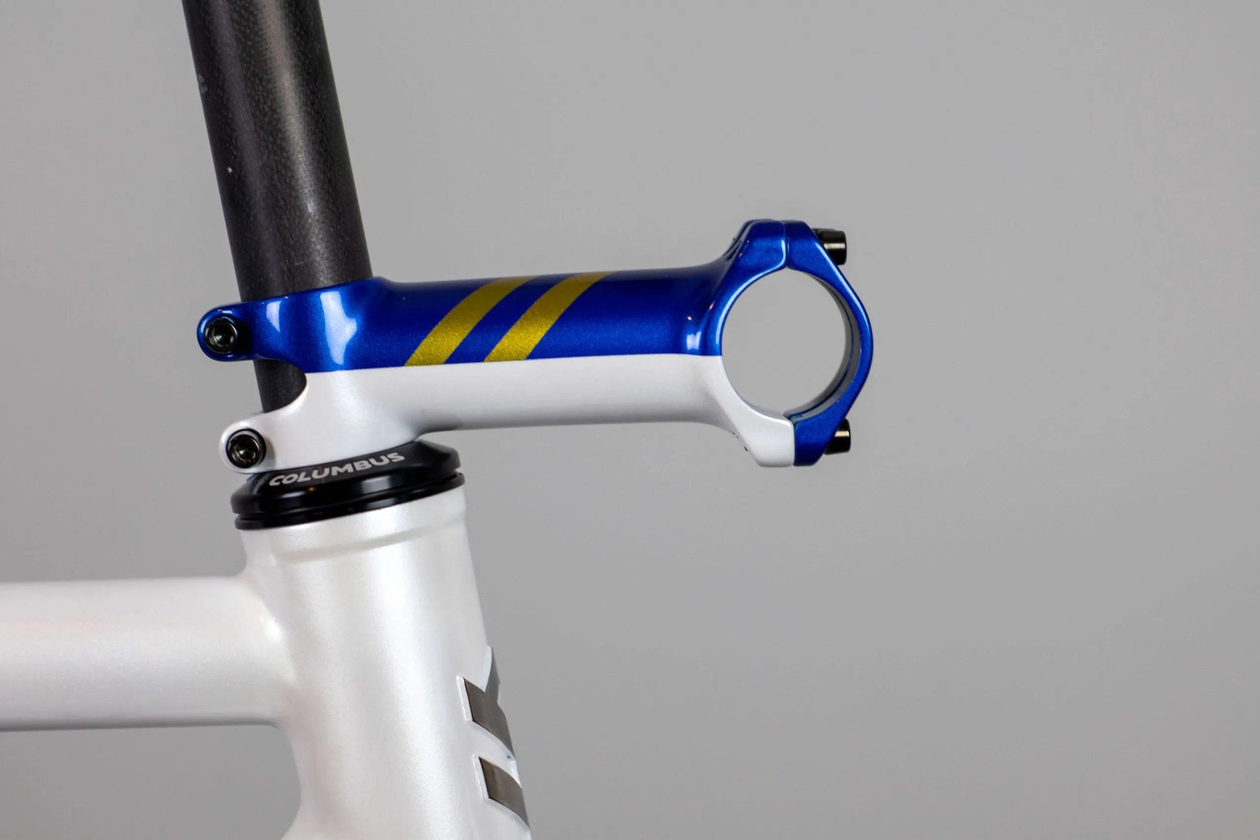 Wheels and cockpit detail of Oxia Galibier
